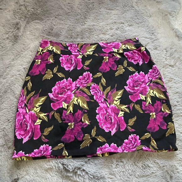 Fuchia Floral Mini Skirt - Picture 5 of 6